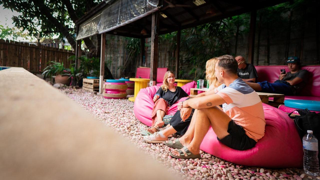 Slumber Party Bangkok Khaosan Hostel Exterior foto
